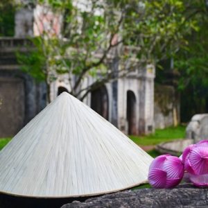 Nón lá Huế - Nón bài thơ